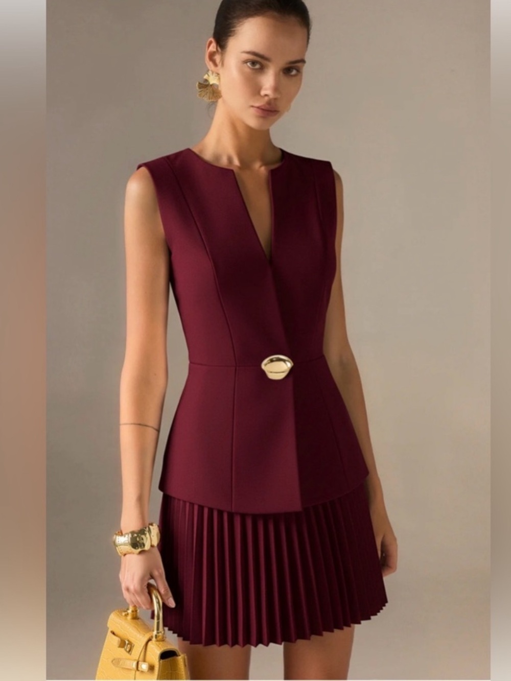 Commense Sleeveless Metal Detail Pleated Mini Dress in Red - Size S